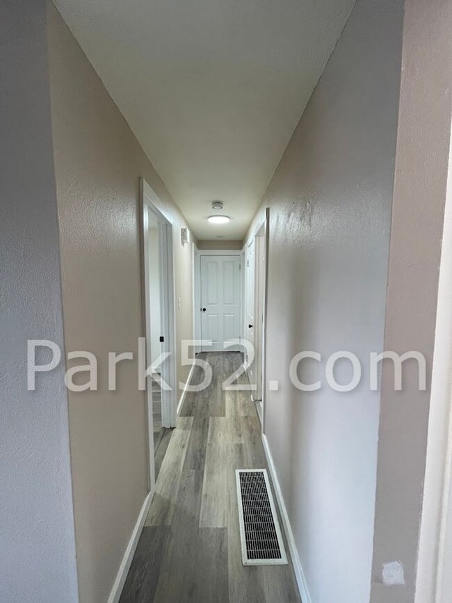 Building Photo - North Tacoma 4 Bed 2 Bath Single Family Home