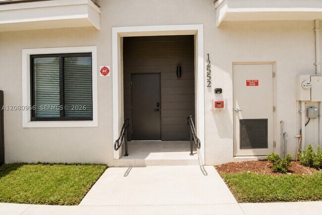 Building Photo - 19428 SW 125th Ave