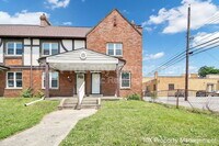 Building Photo - 1668 E Sycamore St
