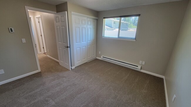 Building Photo - Duplex 12006