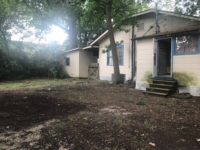 Building Photo - MOVE IN SPECIAL 3BR 2BA HOUSE Capital Heig...