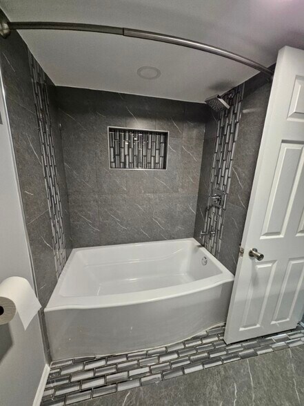 Building Photo - 13853 Forest Ave