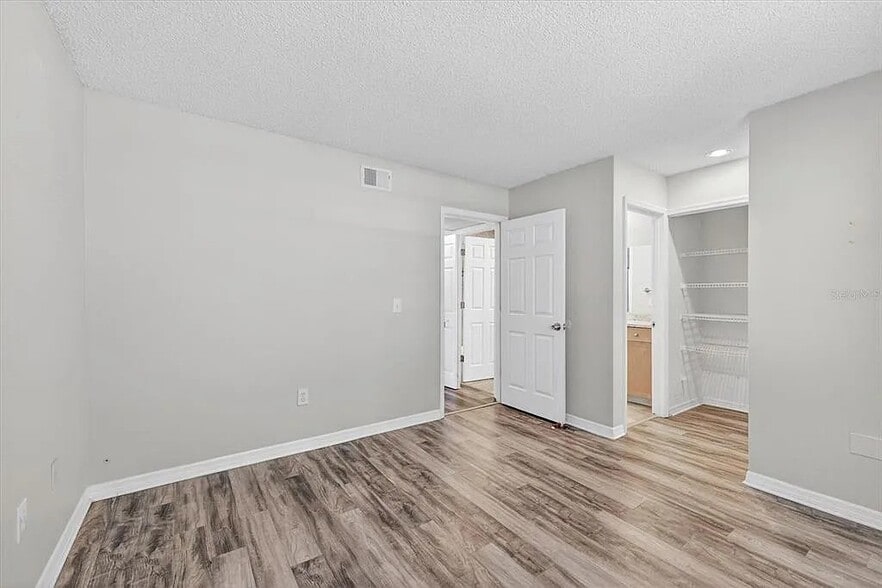 Building Photo - 2500 Winding Creek Blvd
