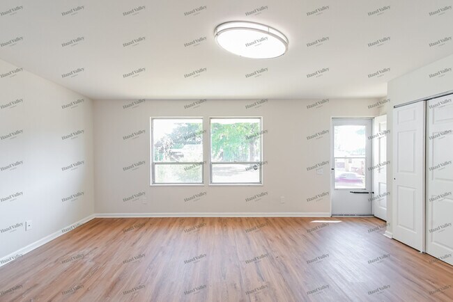 Building Photo - 2505 Netherton Dr