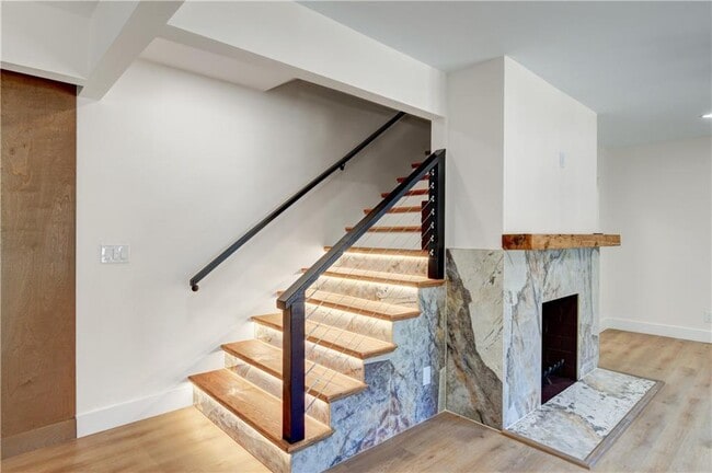 Building Photo - 458 Shannon Dr SW