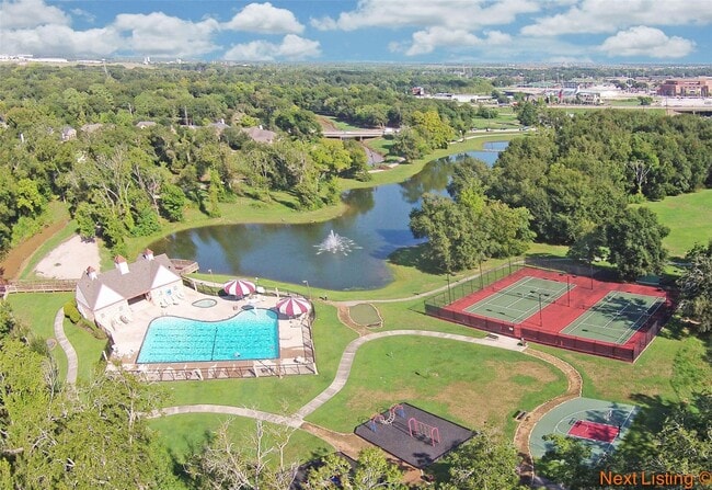 Building Photo - 26214 Kingsgate Ln