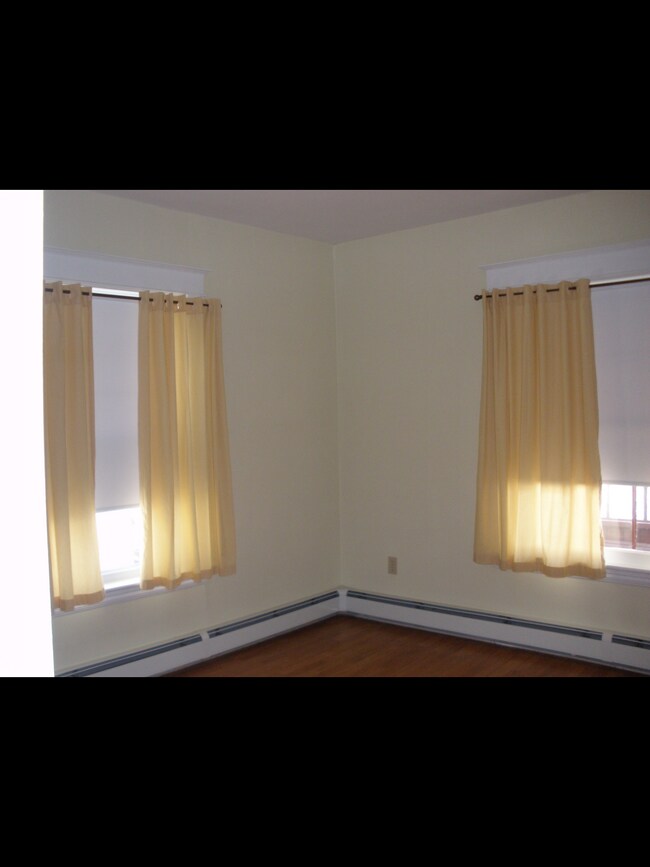 Building Photo - 154 Blanchard St