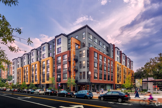 Building Photo - Fenwick Apartments