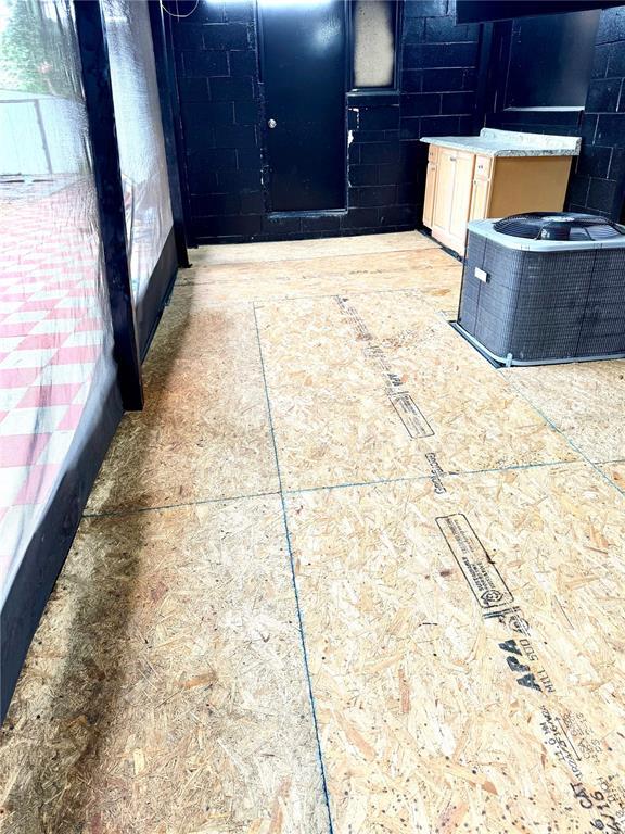 Building Photo - 2474 Dianne Dr