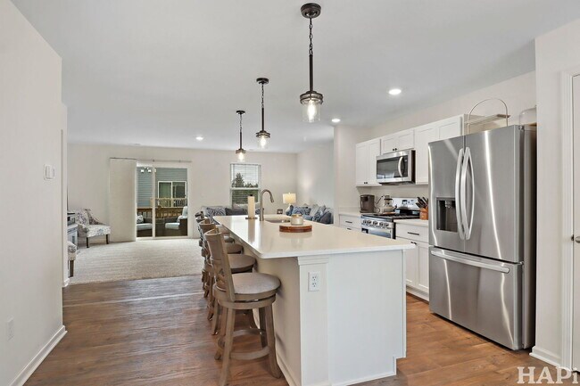 Building Photo - 6740 Linden Trl