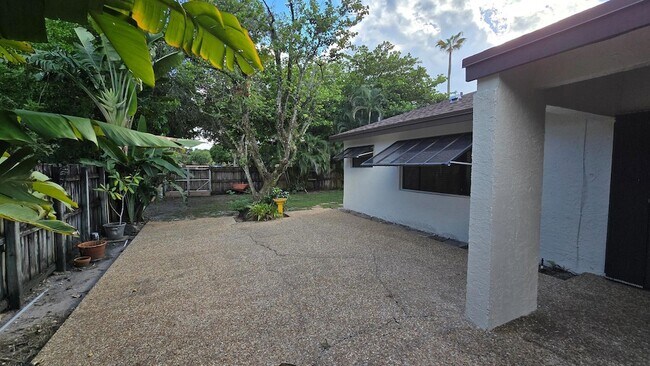 Building Photo - 6980 NW 30th Terrace