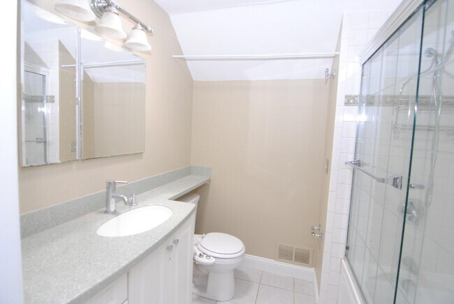 Building Photo - 11 Ventura Cir