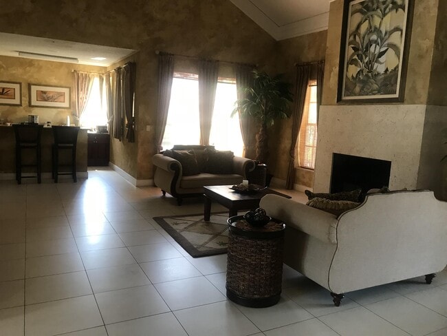 Building Photo - 1239 SW 46th Ave