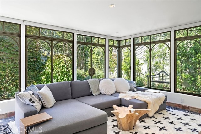 Building Photo - 464 Holly St