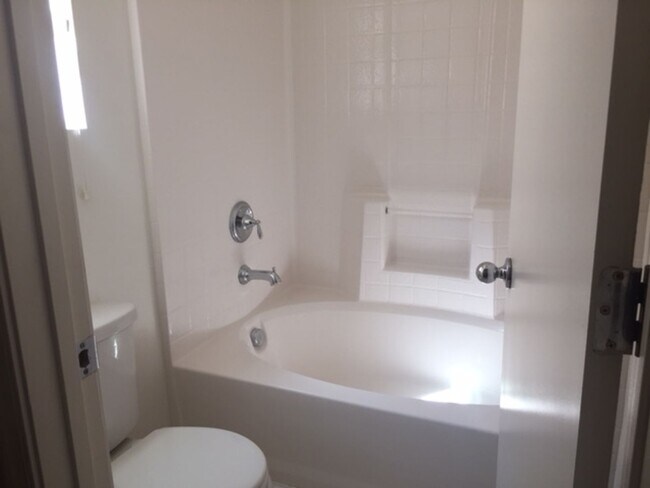 Building Photo - 4-bedroom, 3 bath + Loft!  Mountain's Edge 89178