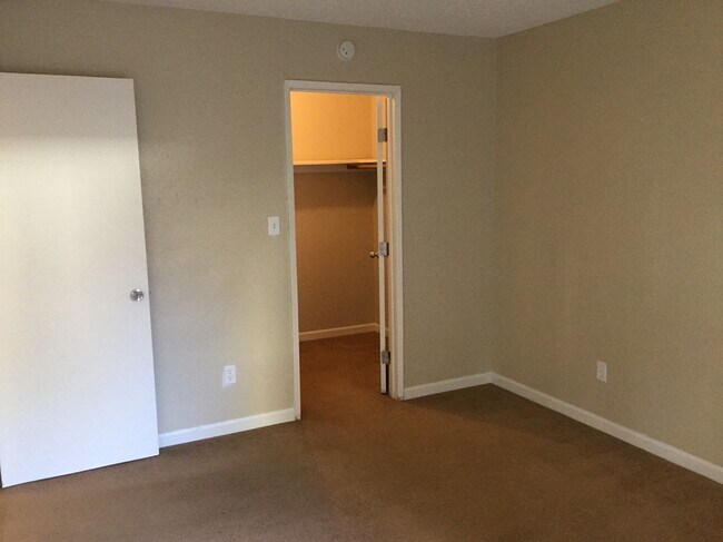 Building Photo - 3009 La Costa St