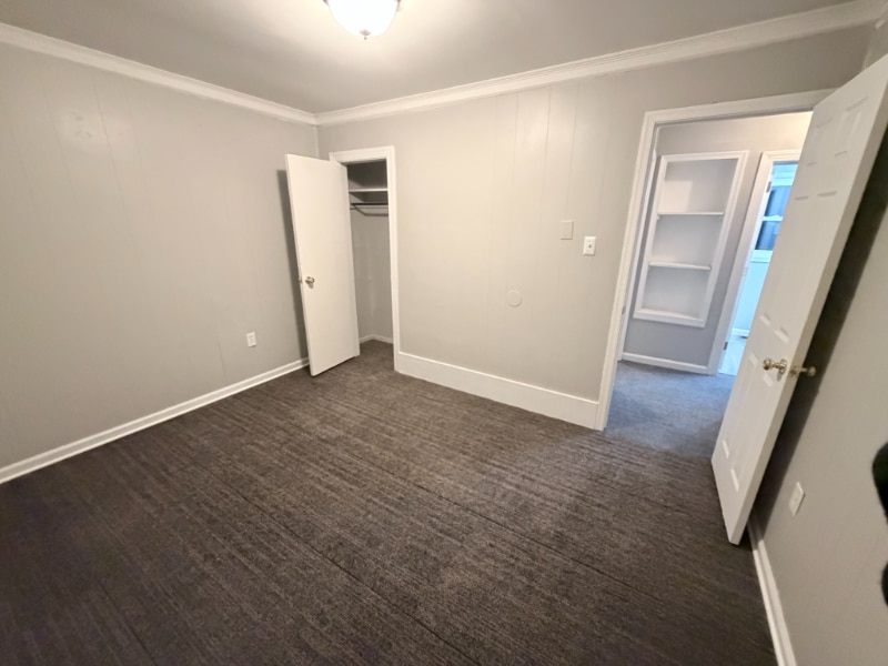 Building Photo - 205 Alesa Dr