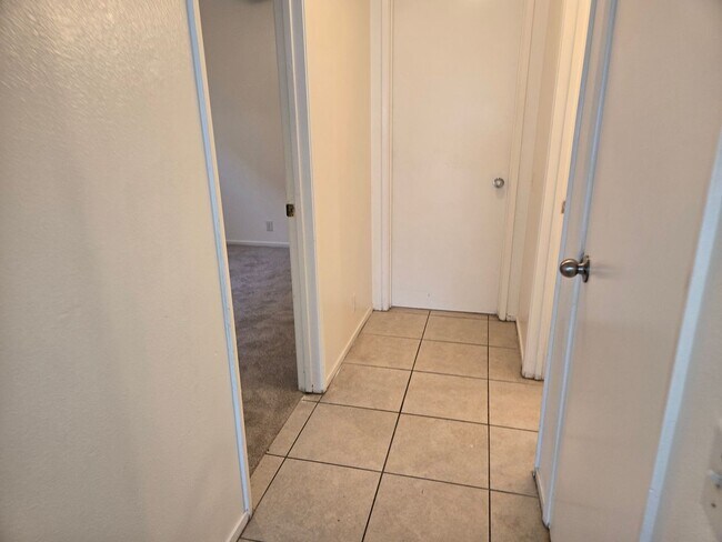 Building Photo - 91-920 Laaulu St #1F