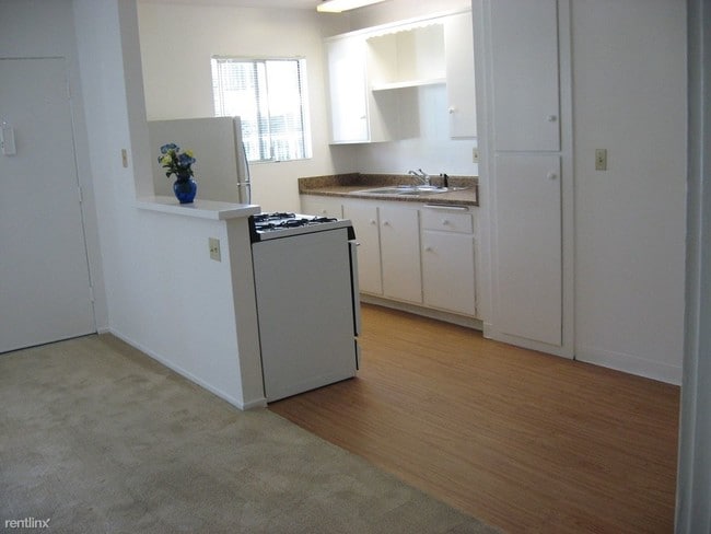 Building Photo - 520 W Channel Islands Blvd