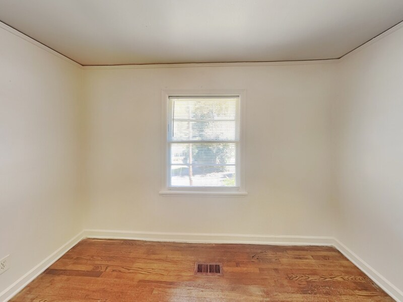 Building Photo - 816 Gertrude Pl NW