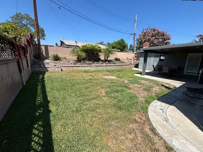Building Photo - 16025 Pescados Dr