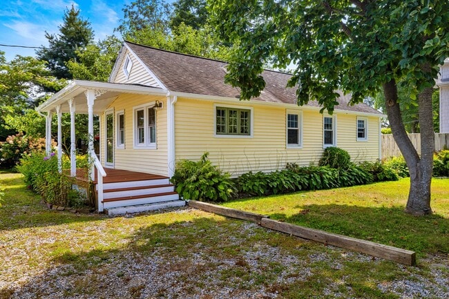 Primary Photo - 22 York Ave
