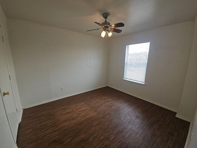 Building Photo - Beautiful 2 Story in Bedford Off Forest Ridge