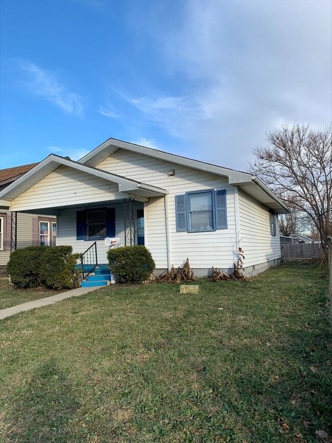 Building Photo - 2414 S Walnut St