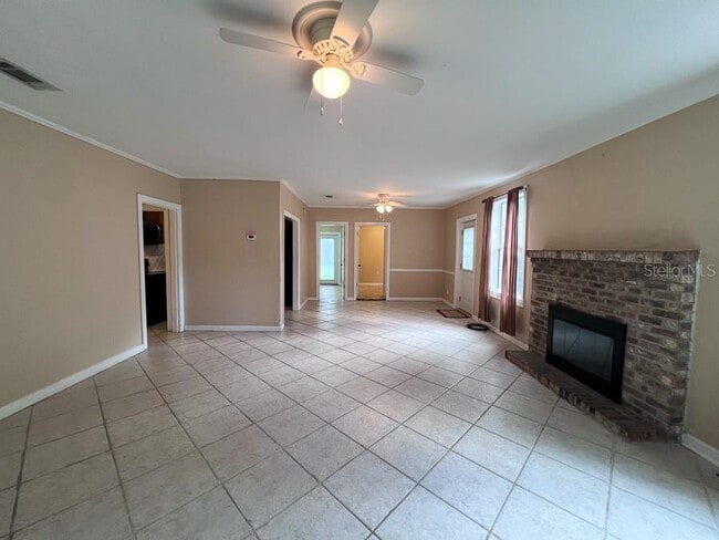 Building Photo - 1033 NW 22nd Ave