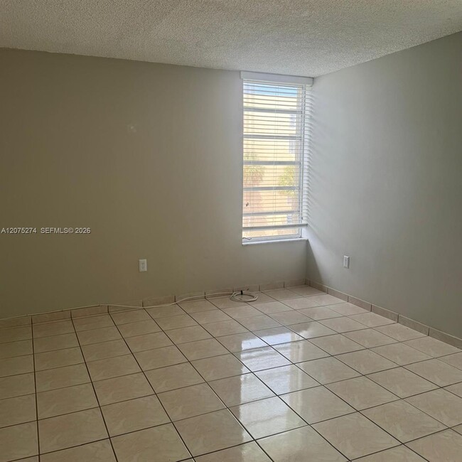 Building Photo - 506 NW 87th Ave