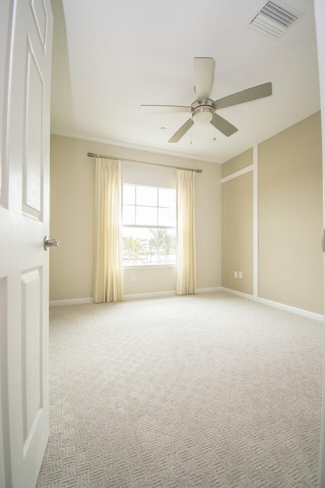 Building Photo - 14426 Emerald Pl Wy