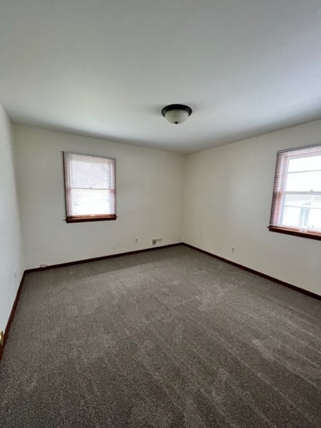 Building Photo - 312 W Ingals Ave