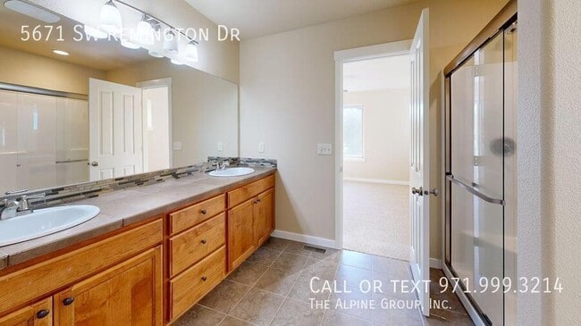 Building Photo - 5671 SW Remington Dr