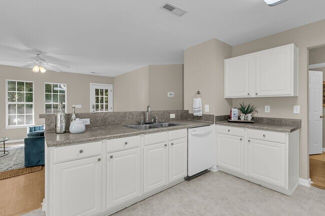 Building Photo - 5204 Carlisle Ct