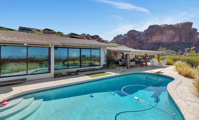 Building Photo - 5526 Camelback Canyon Dr