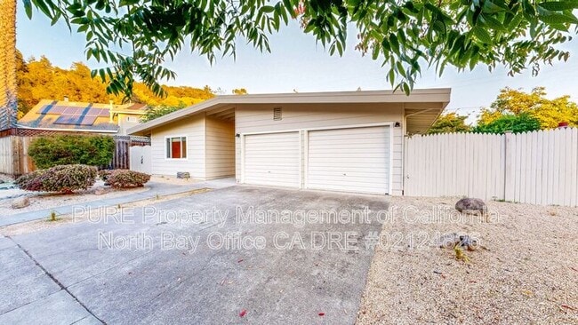 Building Photo - 2450 Grosse Ave