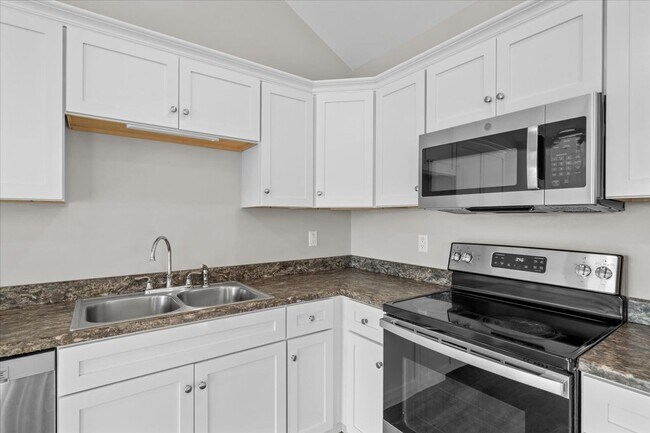 Building Photo - Pristine 3 Bed 2 Bath Home in Dalton