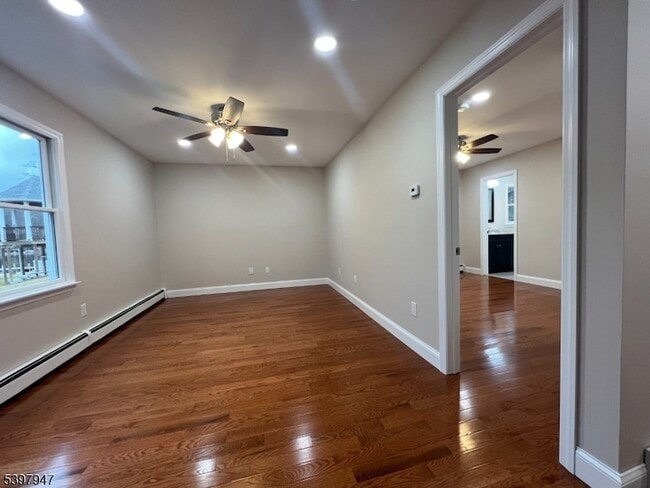 Building Photo - 18 W River Styx Rd