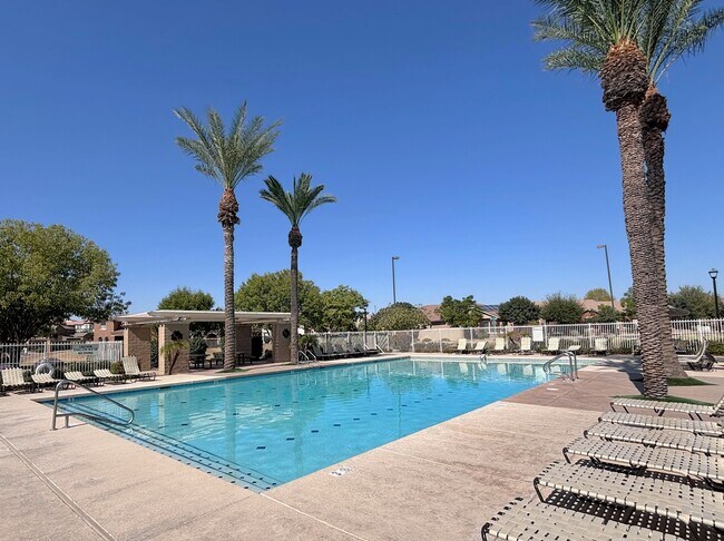 Building Photo - 3497 E Loma Vista St