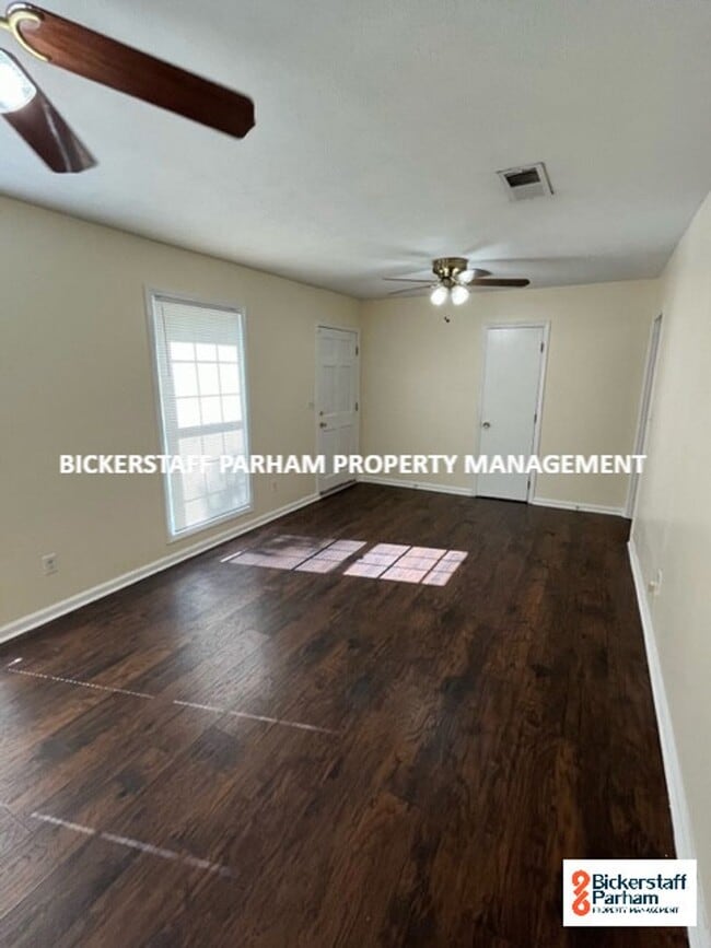 Building Photo - 3902 Leisure Ave