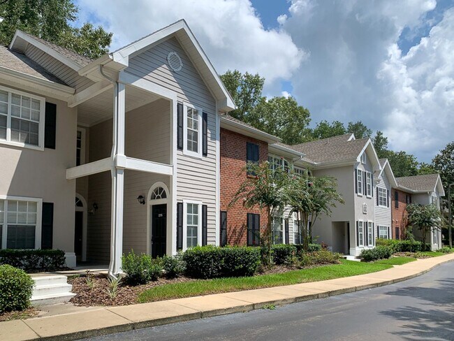 Building Photo - 3BR/2BA Condo in Haile Plantation - Availa...