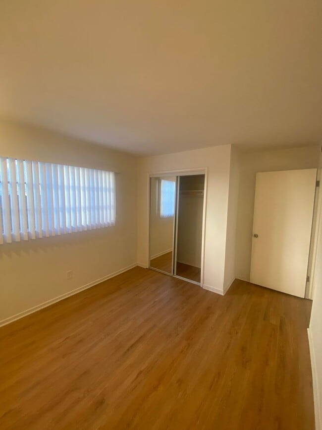 Building Photo - Randall Apartments