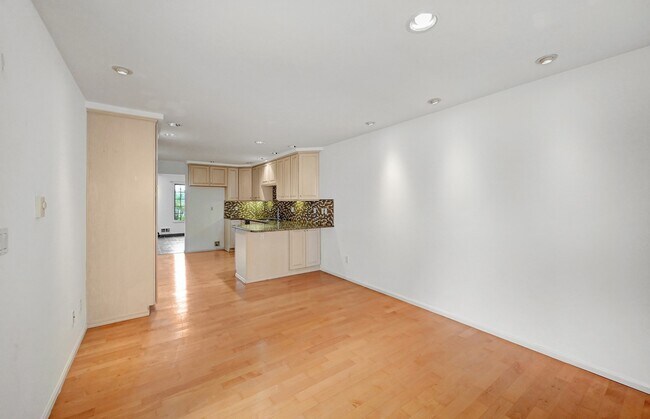 Building Photo - 17050 Northup Way