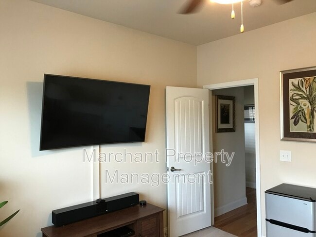 Building Photo - 500 Airdale Ln