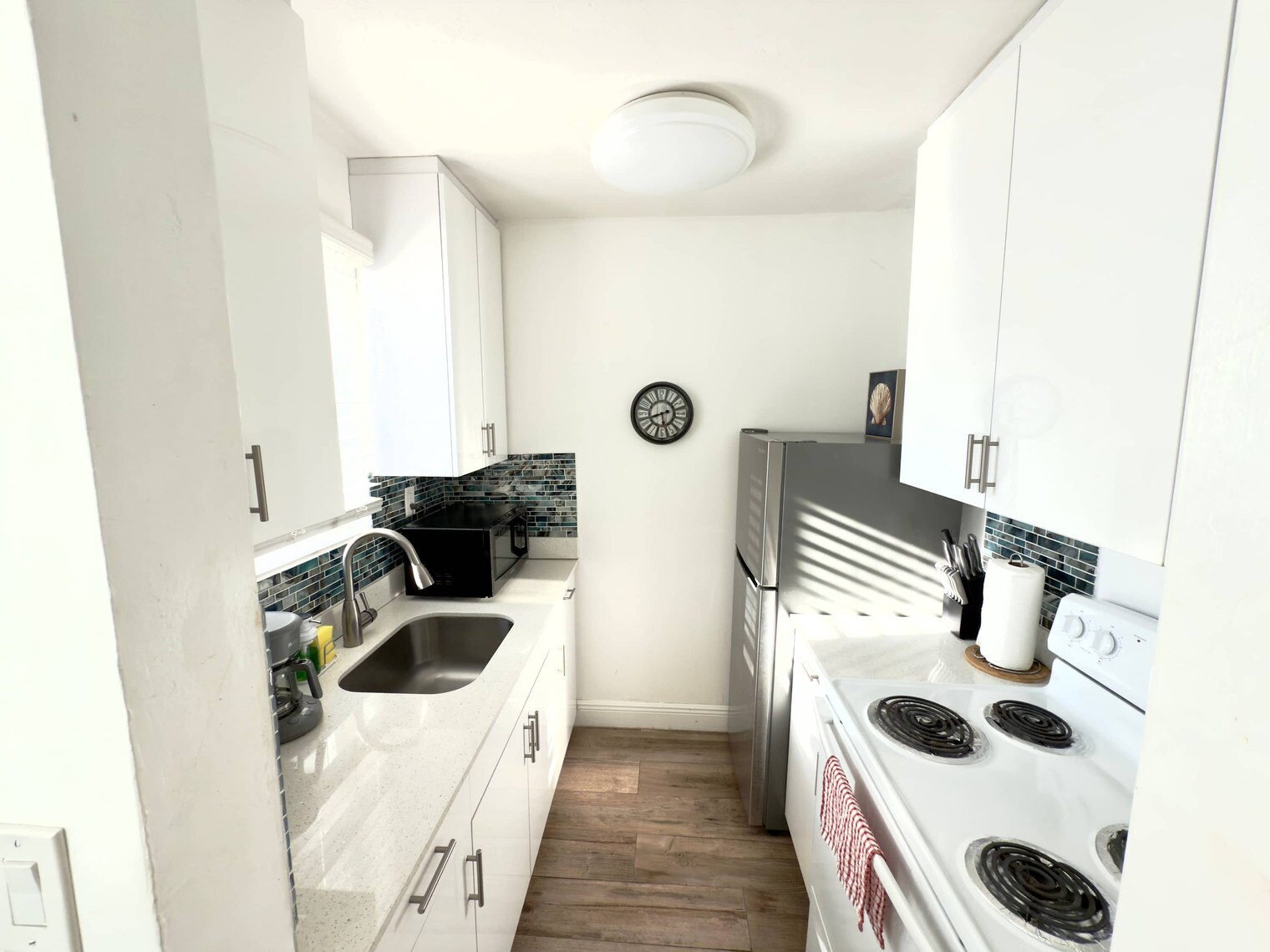 Building Photo - 329 Madison St