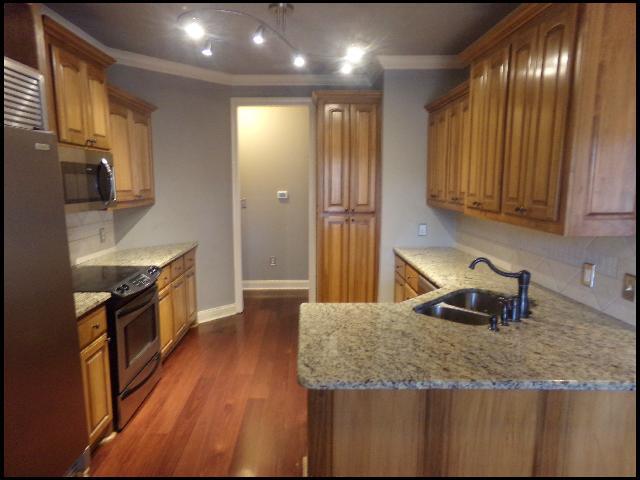 Building Photo - 3153 Stonewall Dr