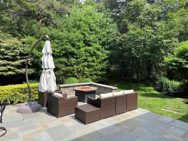 Building Photo - 3 Cherry Blossom Ln