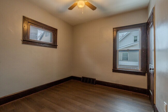 Building Photo - 3394-3396 W 54th St