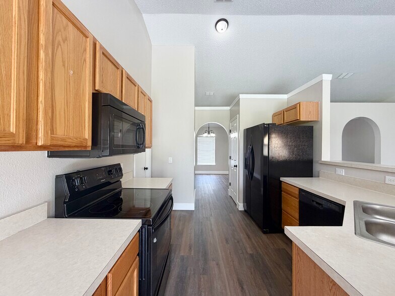 Building Photo - 47 Sawfish Ct
