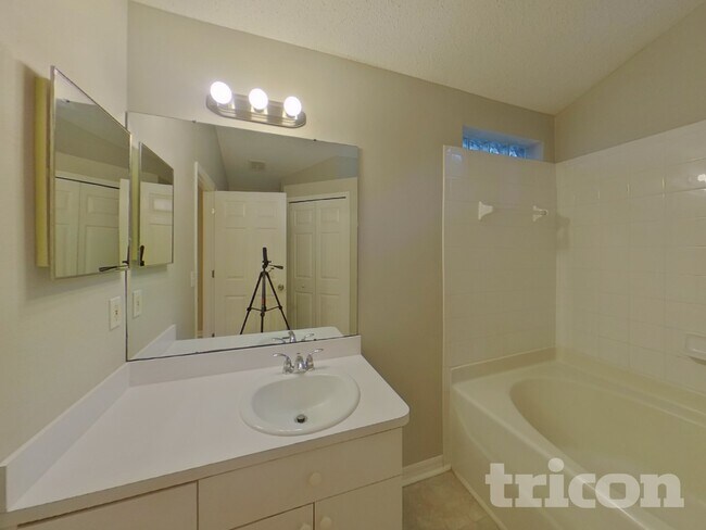 Building Photo - 723 Cape Cod Cir